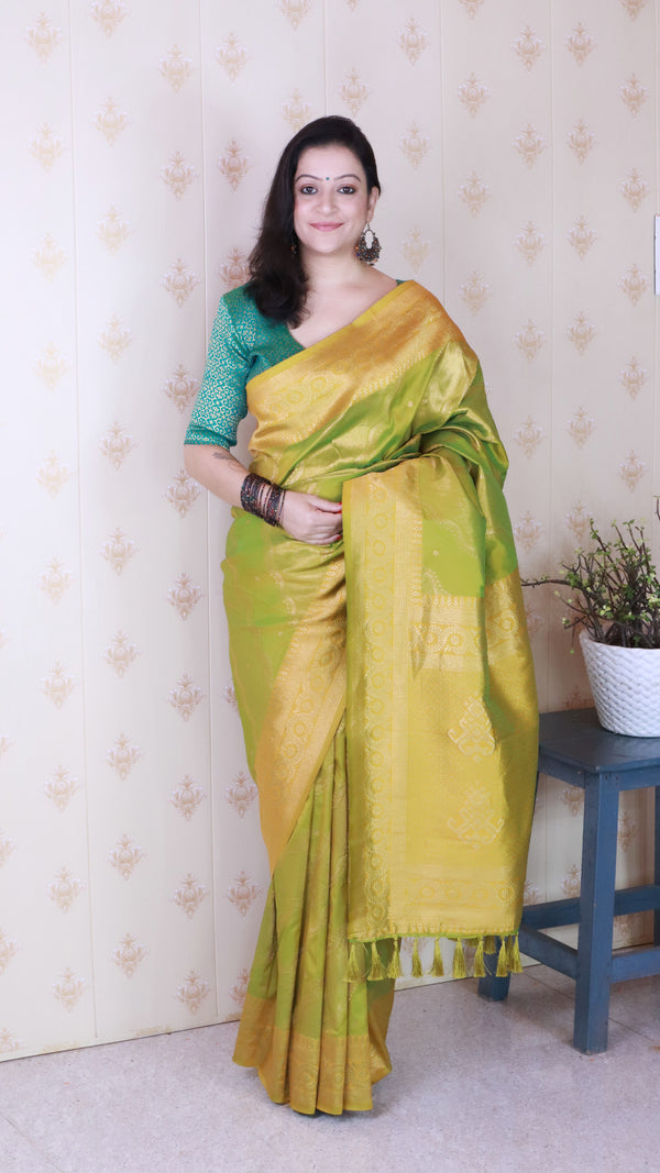 Mehendi Soft Silk Saree With Unstiched Blouse