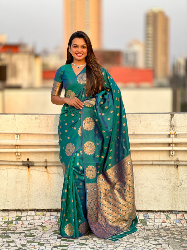 Green Soft Moonga Silk Saree With Unstiched Blouse