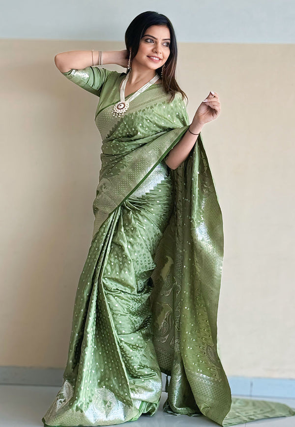 Green Banarasi Antique Silk Saree With Unstitched Blouse